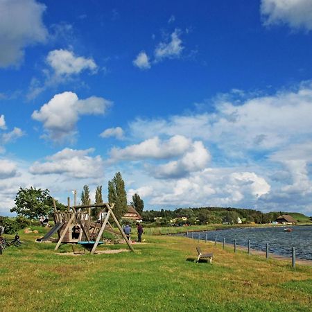 Ferienwohnungen Im Haus Am Deich Middelhagen Buitenkant foto