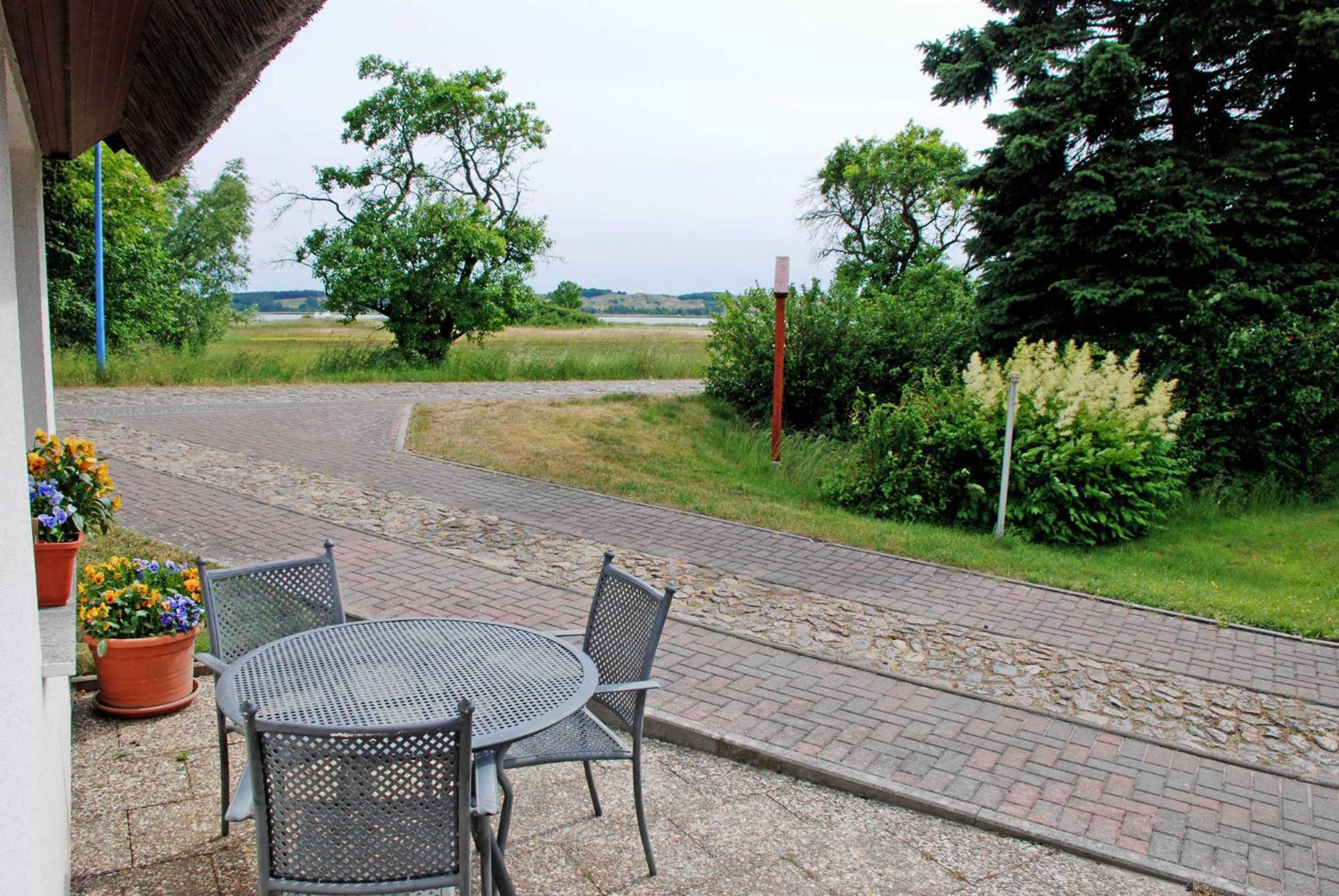 Ferienwohnungen Im Haus Am Deich Middelhagen Buitenkant foto